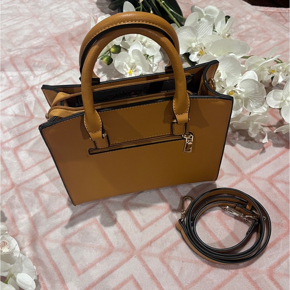 Handbags - ✨💛 Elegant Marigold Yellow Handbag Crossbody Purse 💛✨